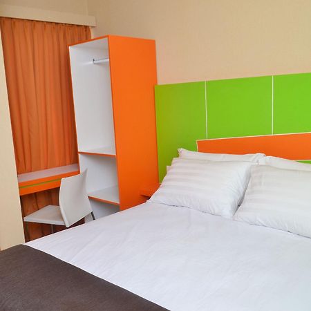 Titanium Express Homtel Hotel Jakarta Eksteriør billede
