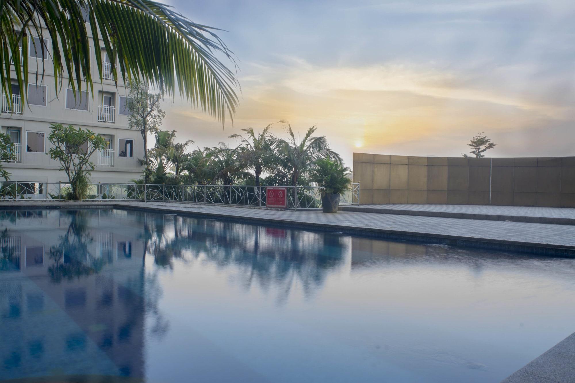 Titanium Express Homtel Hotel Jakarta Eksteriør billede
